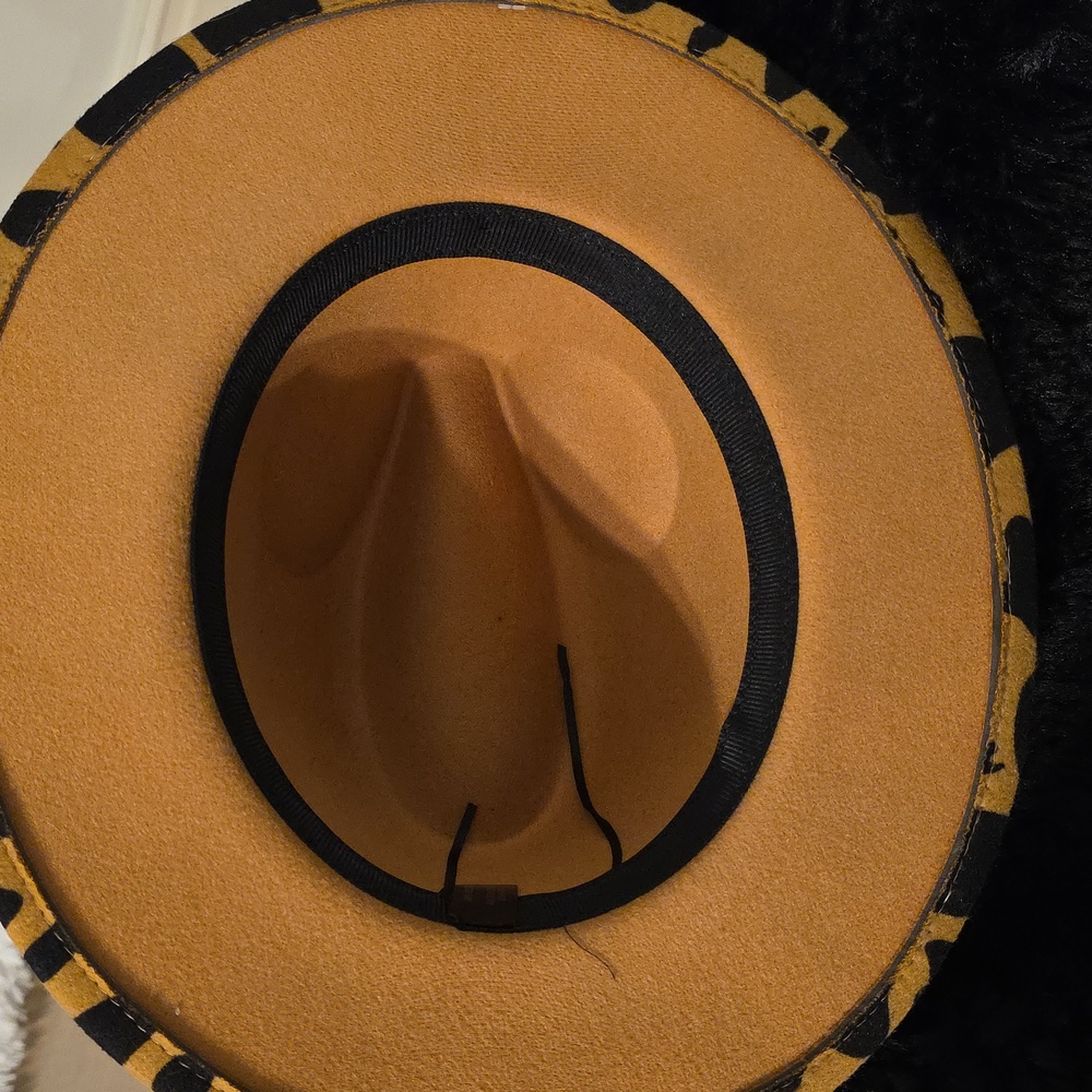 Stylish Leopard Print Women's Hat - Picture 4 of 6